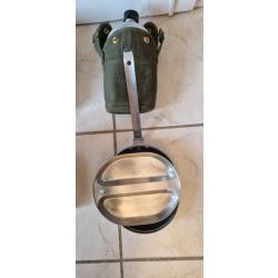 lot de gamelle et gourde militaire