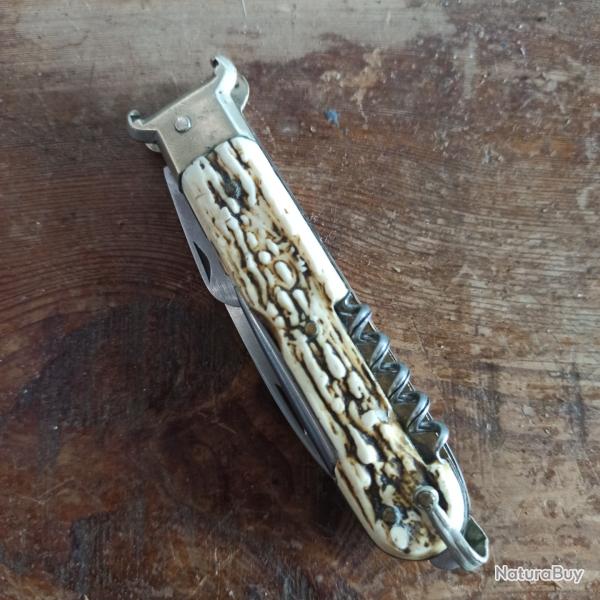 Couteau pliant multilames de chasseur imitation corne - pr�sence d'un extracteur de culot de douille