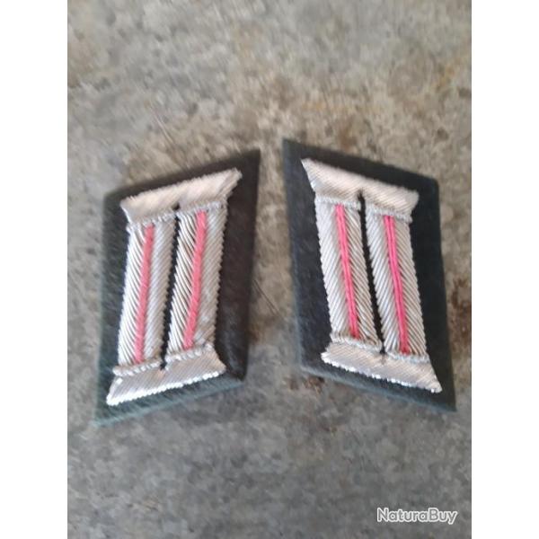 PAIRE DE PATTES DE COL DES BLINDES  D OFFICIER .MODELE 1943,VERT FONCE