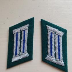 PAIRE DE PATTES DE COL DES SERVICES DE SANT&Eacute; D OFFICIER .MODELE 1936,VERT