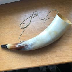 Corne de chasse d&eacute;cor sanglier
