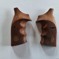 Poign&eacute;e bois Swith et Wesson K Frame Square Butt