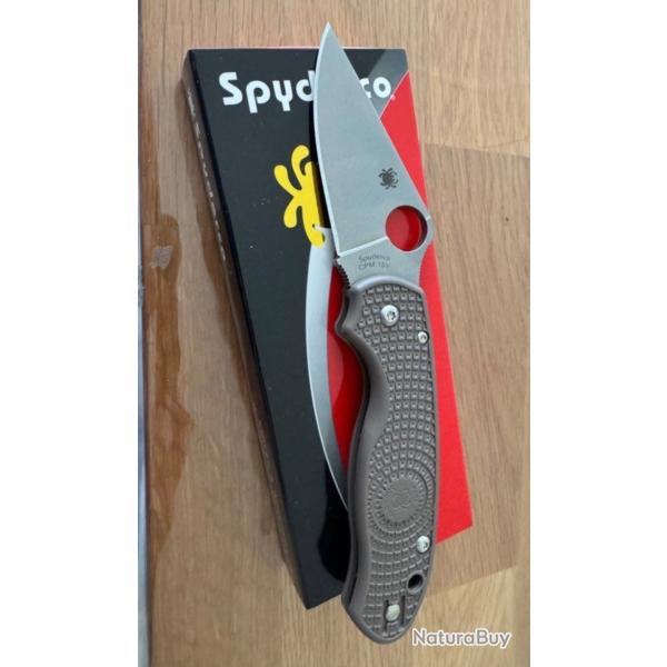 Spyderco pm3 lightweight Acier 15v ( sprint run )