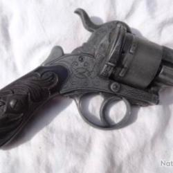 Pistolet &agrave; broche copie metal