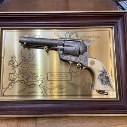 R&eacute;plique comm&eacute;moratif Georges S. Patton Marque Franklin Mint avec son cadre en bois Ann&eacute;es 1980