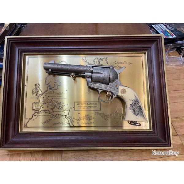 R�plique comm�moratif Georges S. Patton Marque Franklin Mint avec son cadre en bois Ann�es 1980