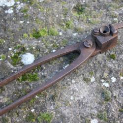 Ancien moule &agrave; balle calibre 16