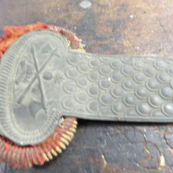 une &eacute;paulette pompier soldat du feu vers 1895 1930 abim&eacute;e laiton