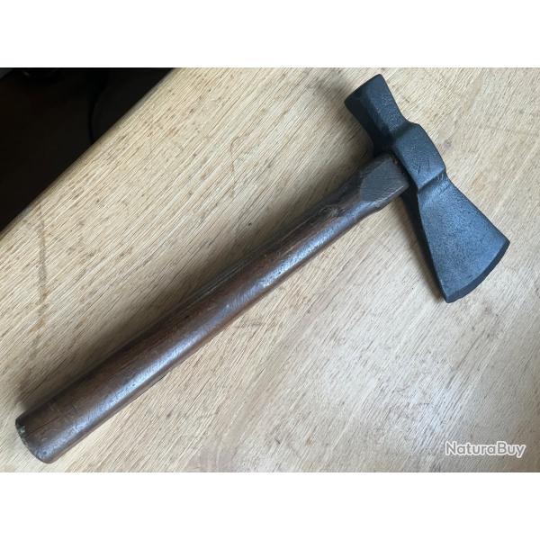 Hache hachette de forestier