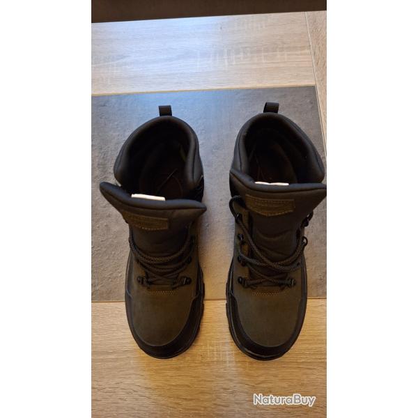 CHAUSSURES CHASSE IMPERM�ABLES VERTES CROSSHUNT 100 V2