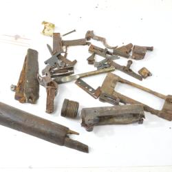 Lot de pi&egrave;ces fusil mauvais &eacute;tat. Mauser G98 ... a identifier