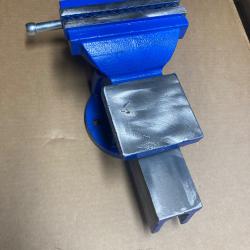 Etau de travail et d'ajustage