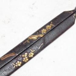 J 243) lot rarissime grand et beau wari kogai = pour katana agr&eacute;ment&eacute; d'or = 21,7 cents - a voir