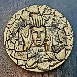 CINQUI&Egrave;ME R&Eacute;PUBLIQUE M&eacute;daille, Cinquantenaire du Secours populaire Fran&ccedil;ais COMME NEUVE RARE EXEMP!