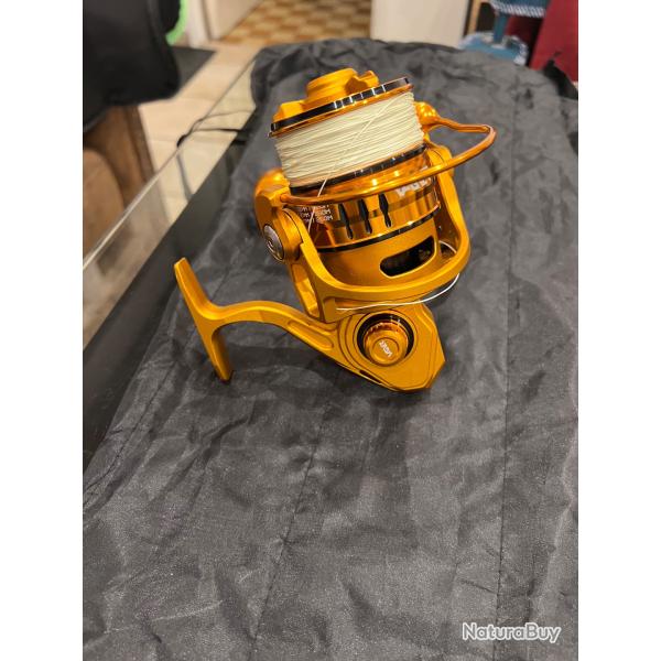 Moulinet tr�s haut de gamme neuf avec housse de protection et bobine de tresse neuf capacit� 5000