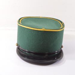 Ancien k&eacute;pi de garde chasse taille 60, bandeau ab&icirc;m&eacute;, usag&eacute;.