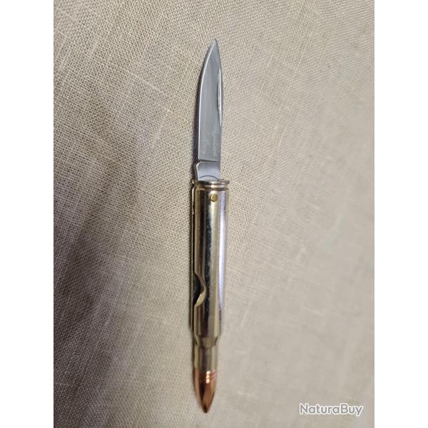 Balle avec un couteau dedans (1)