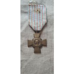 Croix du combattant, m&eacute;daille Fran&ccedil;aise (1)