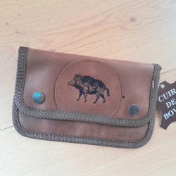 //// Belle Pochette cartouchi&egrave;re en cuir  10  BALLES   //////