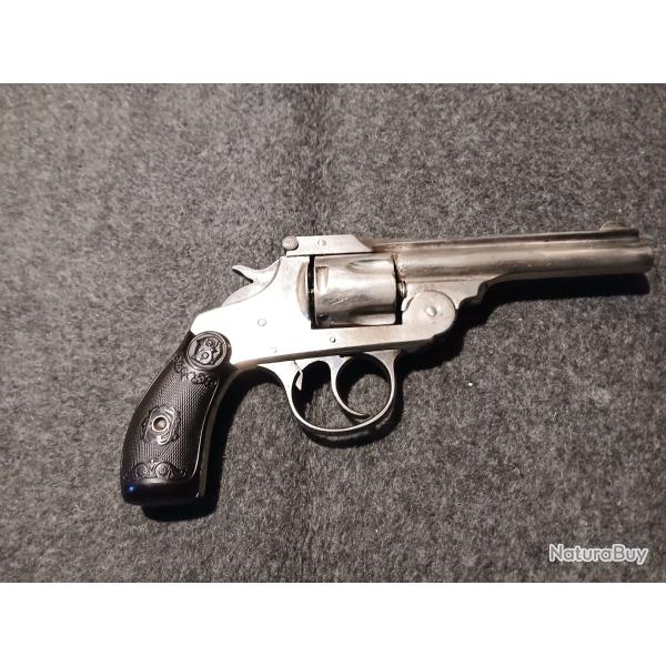 Revolver Iver jhonson. 38 S&W.