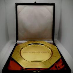 je vends un Troph&eacute; du Club Belgium dans son coffret 20 cm club Porsche 356
