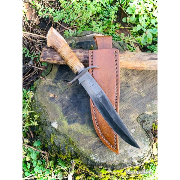 couteau bowie d'artisan le traqueur / bois de cerf / acier carbone 1075
