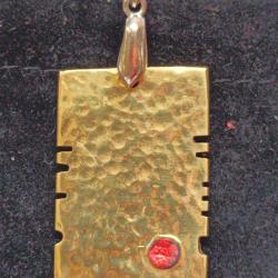 Bijou Laiton martel&eacute;