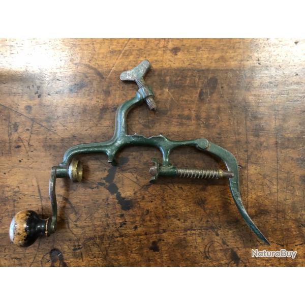 Ancien sertisseur de cartouches