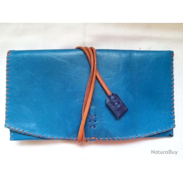 Blague � tabac artisanale en peau.