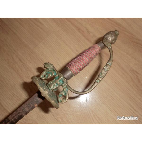 ancienne ep�e motif garde animali�re