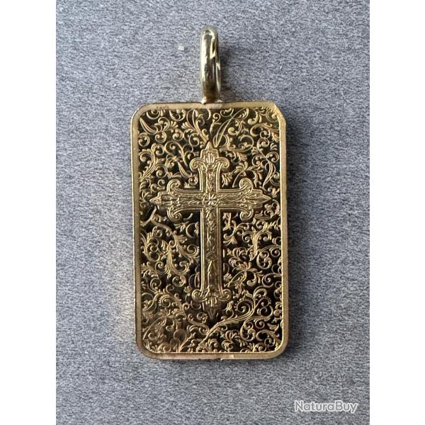 Pendentif Lingot or 5 g mont� en pendentif - Suisse - 24 carats - m�daille religieuse - Croix