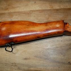 Crosse bois de AK 47/AKM, mod&egrave;le sans trappe d'huilier