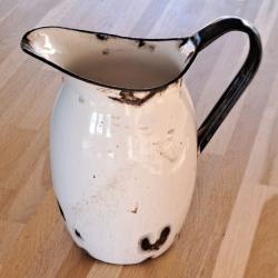 Pichet en t&ocirc;le &eacute;maill&eacute;e US 1943