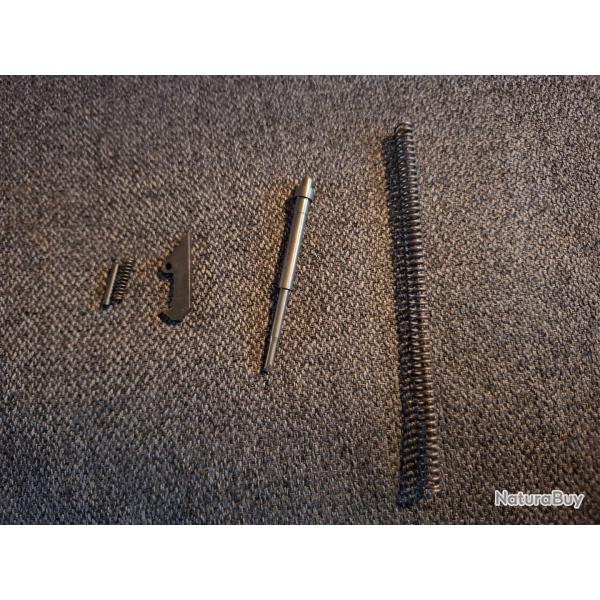 Lot de pi�ces d�tach�es CZ 75 KADET 22lr