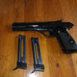 PISTOLET SEMI AUTO PIETRO  BERETTA  MODEL 76 EN CALIBRE 22LR