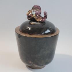 MENELIKA Boite c&eacute;ramique iris&eacute;e Suisse