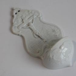 Ancien B&eacute;nitier fa&iuml;ence Creil & Montereau