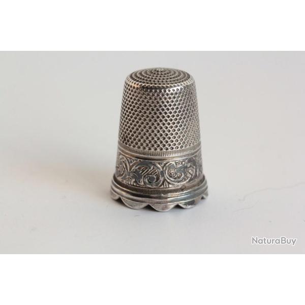 D� � coudre argent monogramme MR