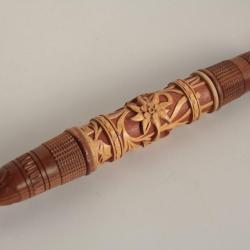 Grand &Eacute;tui &agrave; aiguilles bois sculpt&eacute; Luzern Edelweiss Suisse