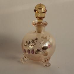Flacon verre &eacute;maill&eacute; Fraises 1900
