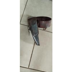 &Eacute;tui avec ceinturon