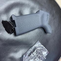 Poign&eacute;e Magpul MOE - Gris - &Eacute;tat neuf