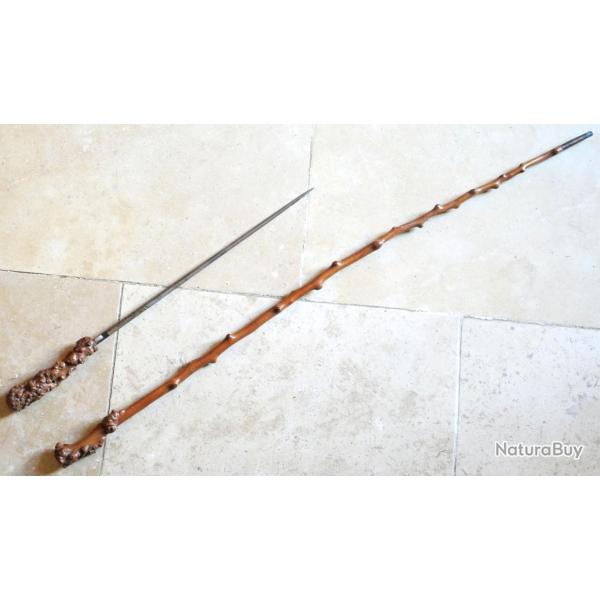 Cravache avec dague dissimul�e bouton arme parfaitement masqu�s �poque XIX  ref HER25CAN006