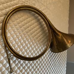 Trompe de chasse l&eacute;g&egrave;re ancienne par Francois Perinet