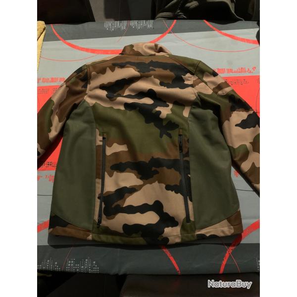 Blouson l�ger chasse couleur militaire