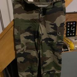 Pantalon arm&eacute;e