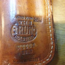 Holster cuir pour colt .