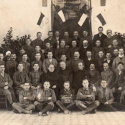 CPA - UN GROUPE DE SOLDATS ALLEMAND  - N&deg;7323