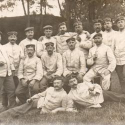 CPA - UN GROUPE DE SOLDATS ALLEMAND  - N&deg;7317