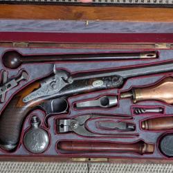 Coffret avec N&eacute;cessaire et avec Pistolet (non sign&eacute;)